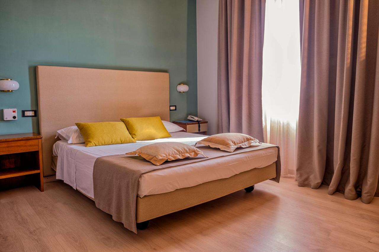 Albergo Cerchi Tortona Buitenkant foto